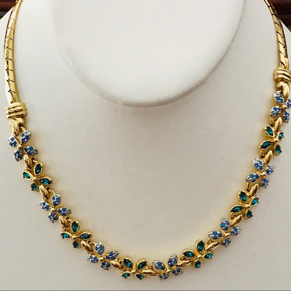 Vintage Avon Swarovski Crystal Gold Tone Necklace 16”